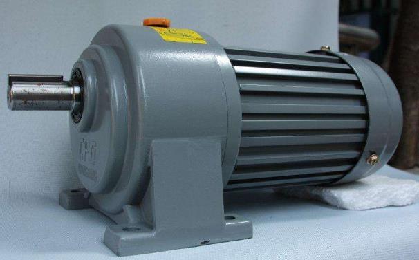 傘齒輪減速機(jī) 齒輪減速電機(jī) 齒輪減速馬達(dá)的選型要點(diǎn)